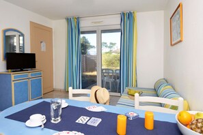 Dining Room - Apartment in France with Garden or Terrace (Moliets et maa)