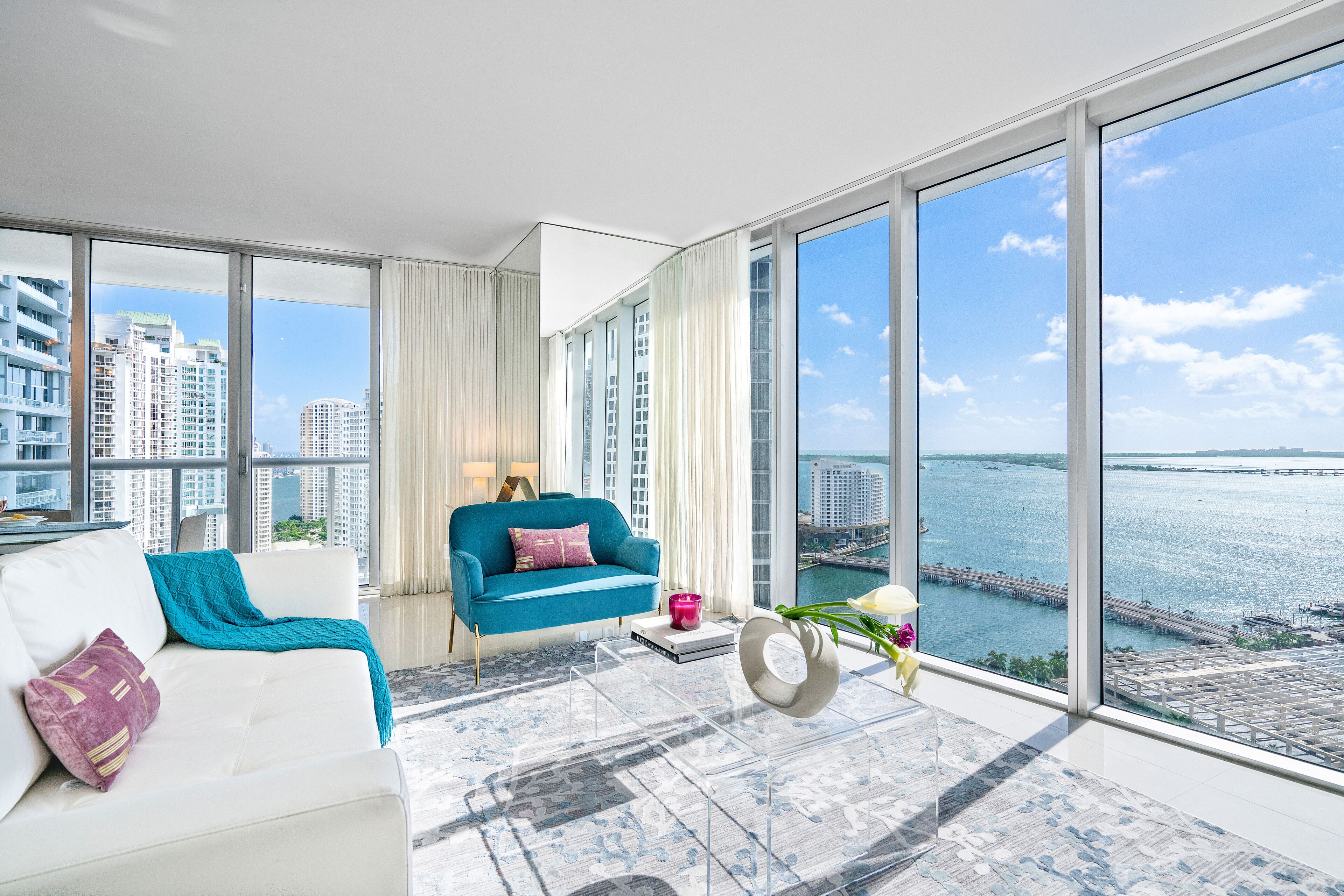 OVERLOOKING THE BAY, 2/2 CORNER CONDO, BALCONY, ABOVE W, FREE: POOL, SPA, GYM