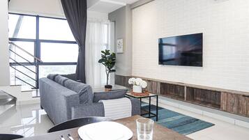 40-inch Smart TV with cable channels, TV