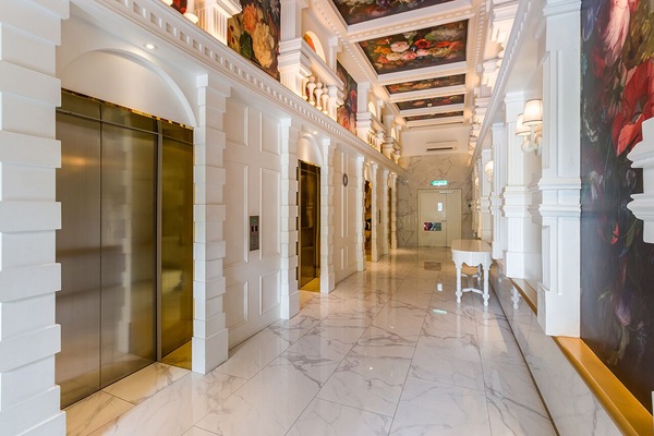 Concierge desk