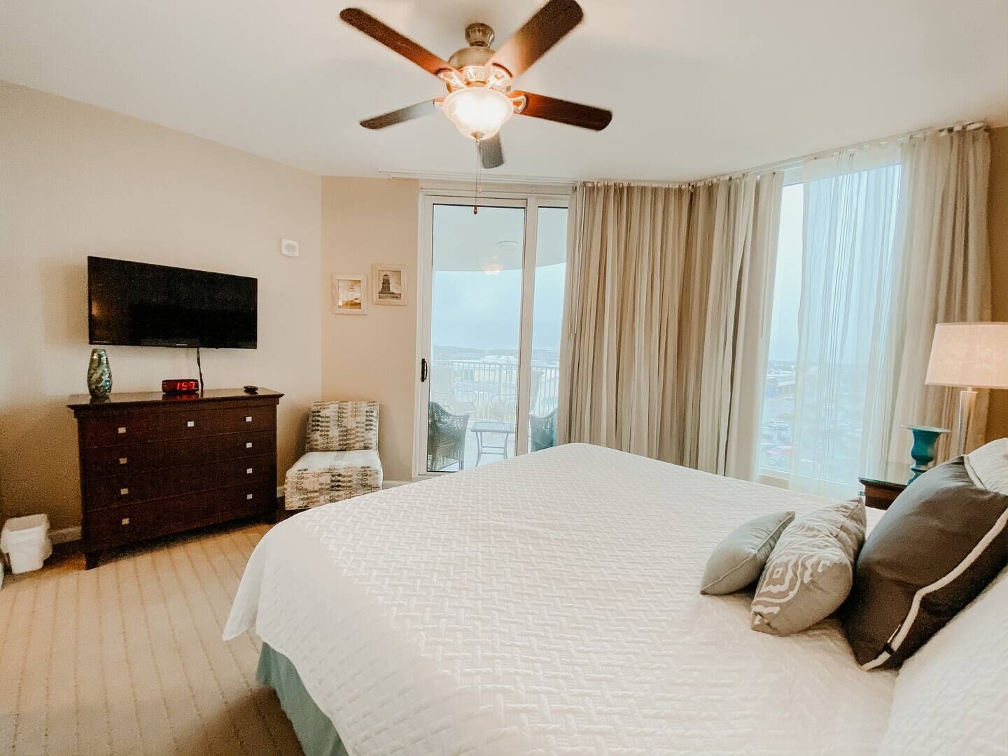 2 bedrooms, iron/ironing board, travel cot, free wifi