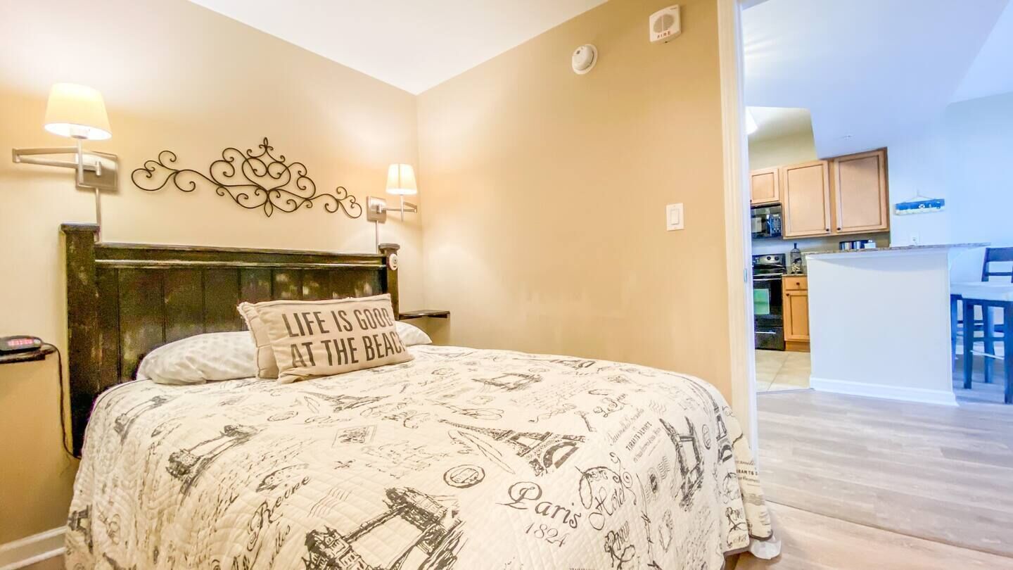 2 bedrooms, iron/ironing board, travel cot, free wifi