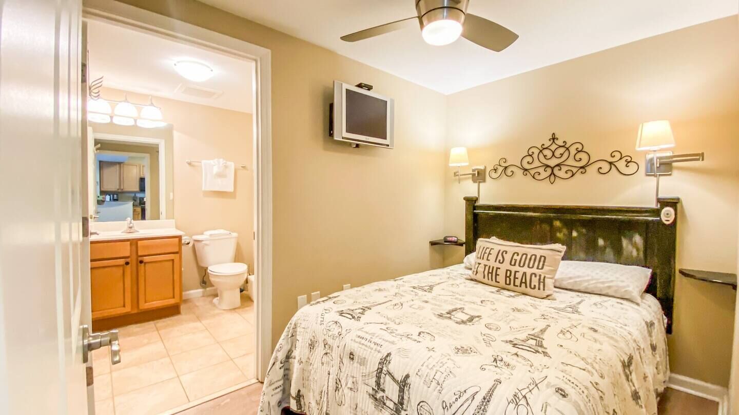 2 bedrooms, iron/ironing board, travel cot, free wifi