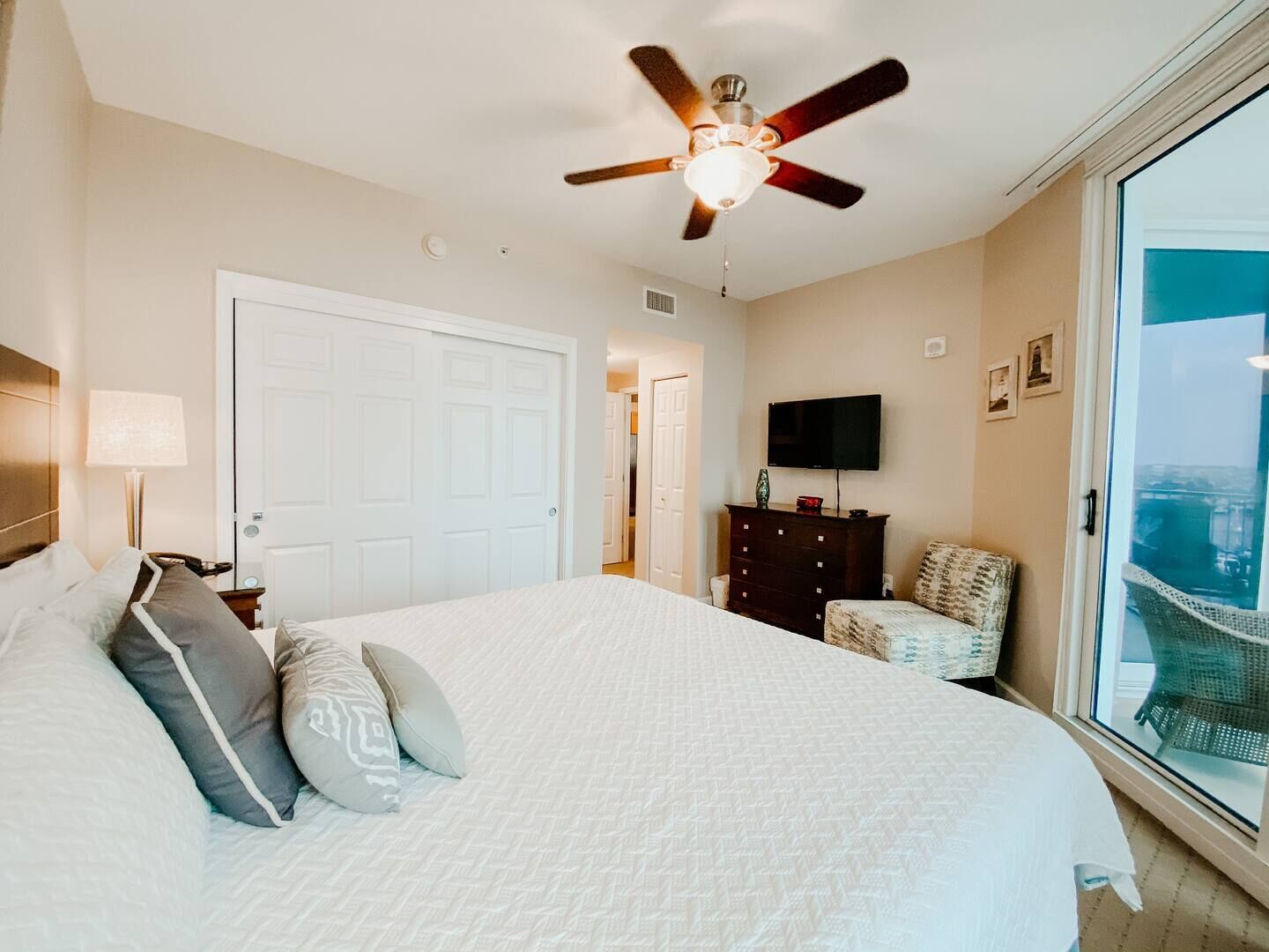 2 bedrooms, iron/ironing board, travel cot, free wifi