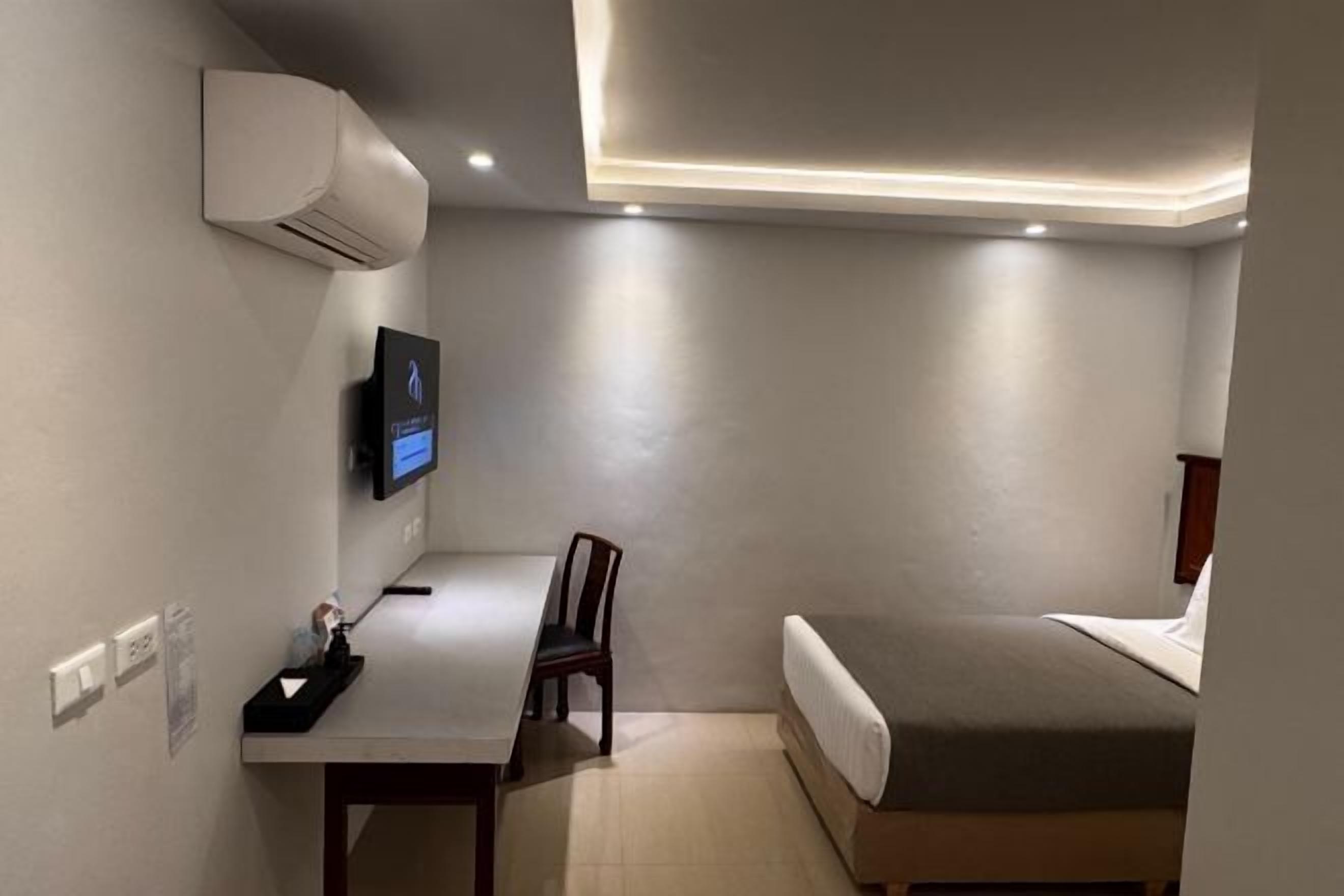 Premium bedding, minibar, in-room safe, blackout drapes