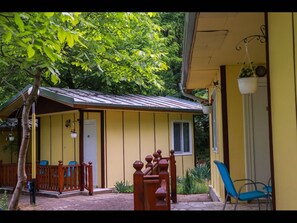 Bungalow, 1 habitación, para fumadores, balcón | Vista frontal de la propiedad