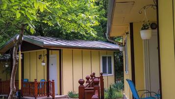 Bungalow, 1 slaapkamer, roken, balkon | Voorkant van accommodatie