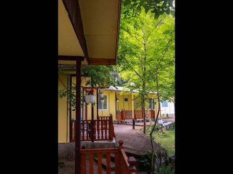 Bungalow, 1 Bedroom, Smoking, Balcony | Garden