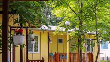 Bungalow - 1 sovrum - rökare - balkong | Trädgård