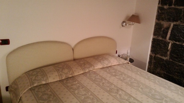 Unclassified image, 1 of 1, button - Room in B&B - The old Woman Would run Away Next to the Cathedral (Genoa)