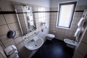 Quarto, 1 quarto, acessível, para fumantes | Banheiro