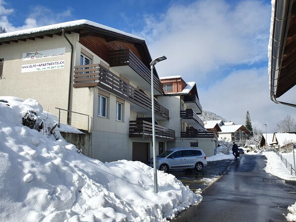 Apartamento, 3 quartos, para fumantes, sacada | Fachada
