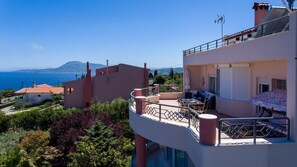 Villa, 4 Bedrooms, Private Pool, Garden View | Balcony