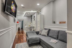 Apartment, 1 Bedroom, Patio | Living area