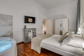 2 bedrooms, travel cot - Atrhome Luxury Frattina (Rome)