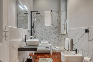 Apartment, 1 Bedroom, Patio | Bathroom amenities | Hair dryer, bidet, soap, shampoo - Atrhome Luxury Frattina (Rome)