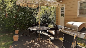 Apartment, 2 Bedrooms, Patio | Outdoor dining