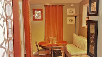 Apartment, 2 Bedrooms, Patio | Interior