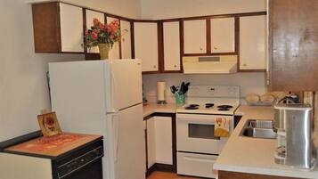 Apartemen, 2 kamar tidur, balkon | Dapur pribadi | Mesin pembuat kopi/teh