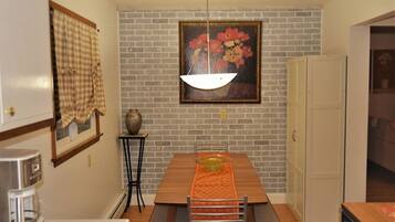 Apartment, 2 Bedrooms, Balcony | Dining