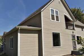 Apartment, 3 Bedrooms, Garden View | Exterior - Riverside House - Grand Forks (Grand Forks)