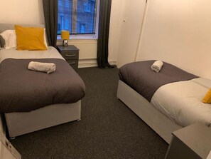 3 bedrooms, iron/ironing board, bed sheets