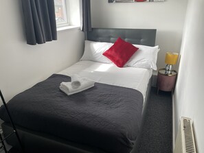 Room - Eastfield Mews by Wv1 Stays 3 Beds up to 5 Guests (Wolverhampton)