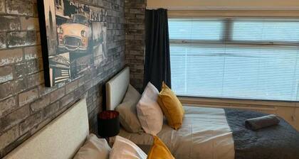 Bridge House 5 Beds up to 8 People Contractors Reunions Long or Short Stays