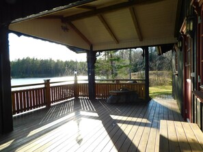 Cabin, 2 Bedrooms, Balcony | Property grounds