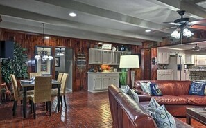 House, 3 Bedrooms | Private kitchen | Fridge, stovetop, coffee/tea maker, electric kettle - Waterfront Listing - 3 Bedroom 3 Bath on Secluded Private Cove,great Location (Hot Springs)