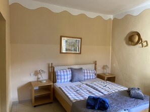 3 Schlafzimmer, Bügeleisen/Bügelbrett