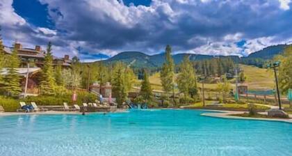 Ski In-Out / King Bed / Near Hot Tub / Fireplace