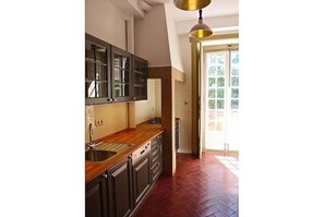 Fridge, microwave, oven, stovetop - Casa de Santa Teresa South Wing & Tower (Cascais)