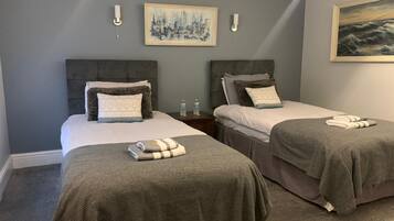 8 dormitorios, tabla de planchar con plancha, wifi y ropa de cama