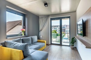 Cuna de viaje, wifi gratis y ropa de cama 