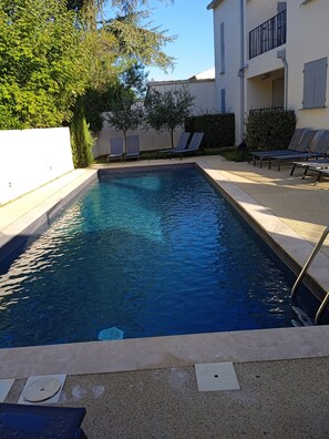 A heated pool - Gite with garden (Malaucène)
