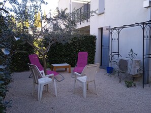 Terrace/patio - Gite with garden (Malaucène)