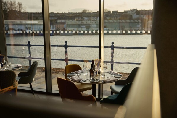 Restaurant - Tŷ Milford Waterfront (Milford Haven)