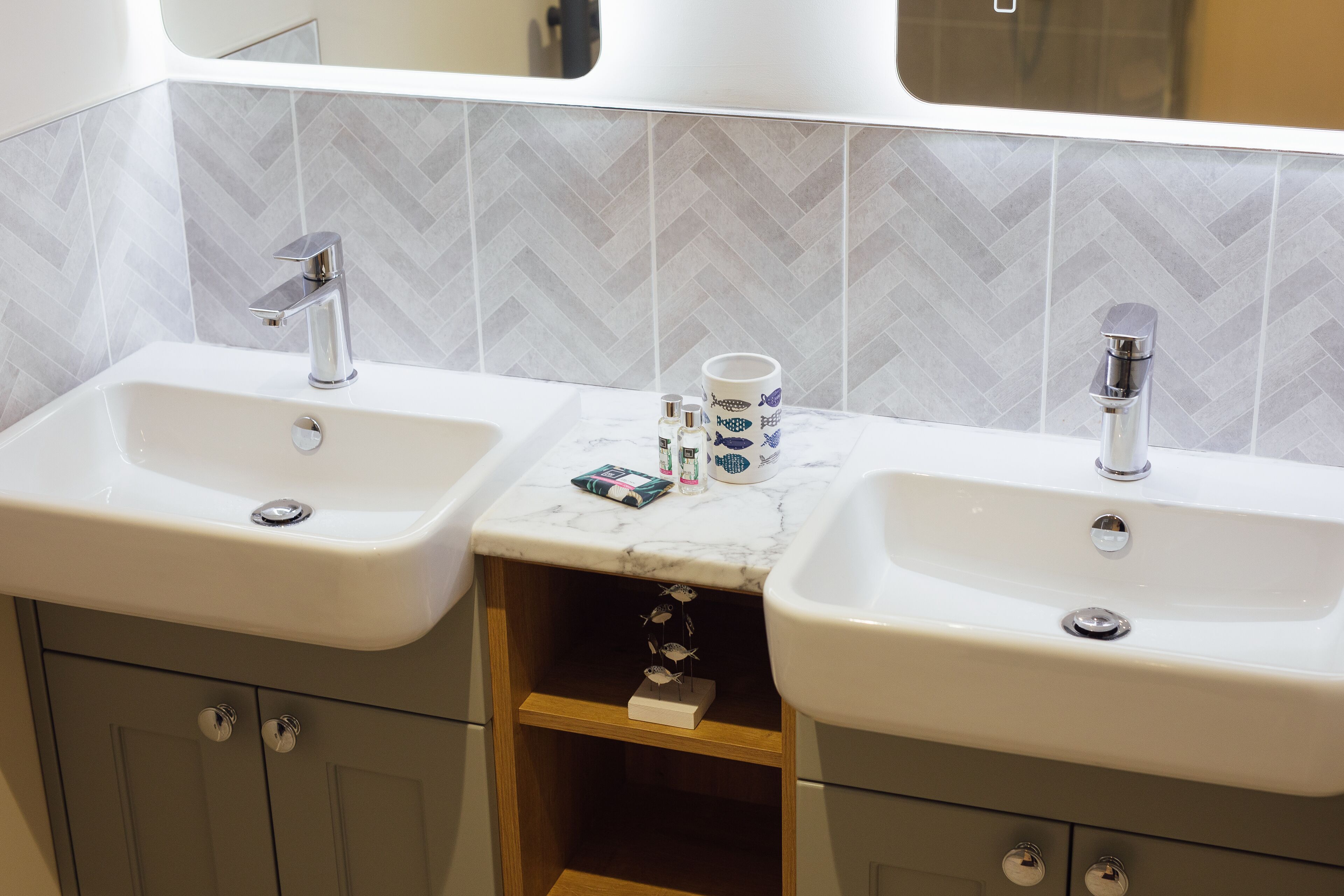 the shores self catering apartment | bathroom | free toiletries, hair dryer, towels, soap