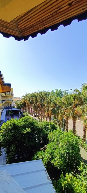 Habitación cuádruple clásica | Terraza o patio