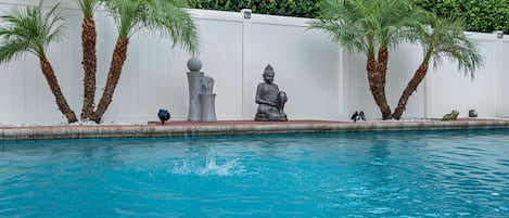 室外游泳池