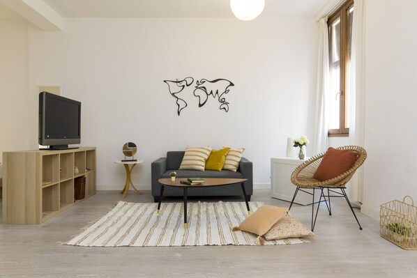 Smart TV, books - Modern apartment in the historic center !!! (Zaragoza)