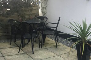 تناول الطعام بالخارج