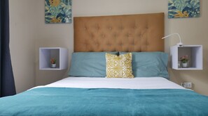 Apartemen | 2 kamar tidur, setrika/meja setrika, Wi-Fi gratis, dan seprai linen