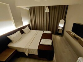 Habitación económica con 1 cama doble o 2 individuales
