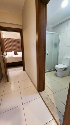 Standard Double Room | Bathroom | Shower, hair dryer, slippers, towels - Moda Hotel (Kirklareli)