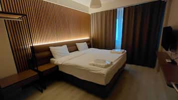 Minibar, iron/ironing board, free WiFi