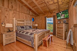 2 bedrooms, iron/ironing board, free WiFi, bed sheets - Gone To Therapy, Game Room, FREE Attraction tickets for each paid day, Hot Tub!! (Sevierville)