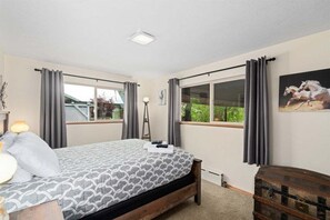 3 bedrooms, iron/ironing board, free WiFi, bed sheets
