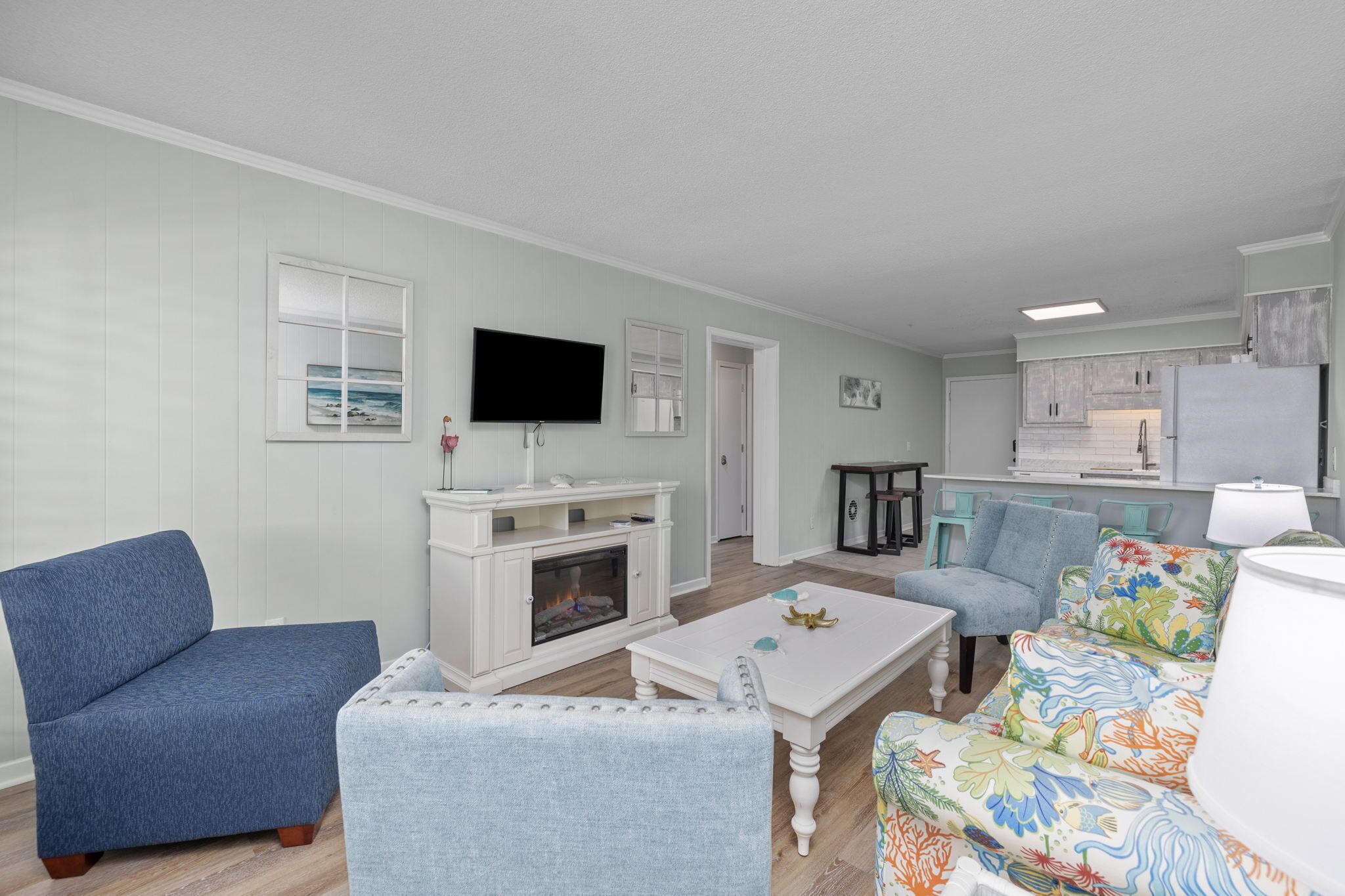 Ocean View 2bd/2ba Condo, 700 ft to the beach!